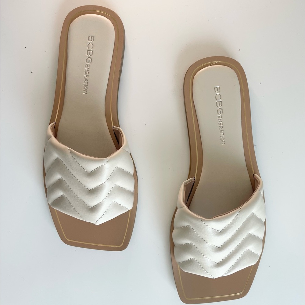 NEW! BCBGeneration Cream Off White Nude Woman’s Sandal Flat 6.5